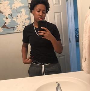 Meet your Posher, Kayla